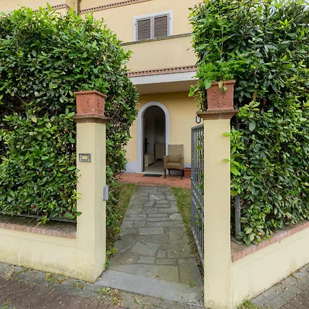Vicino Al Mare Con Giardino E Parcheggio
